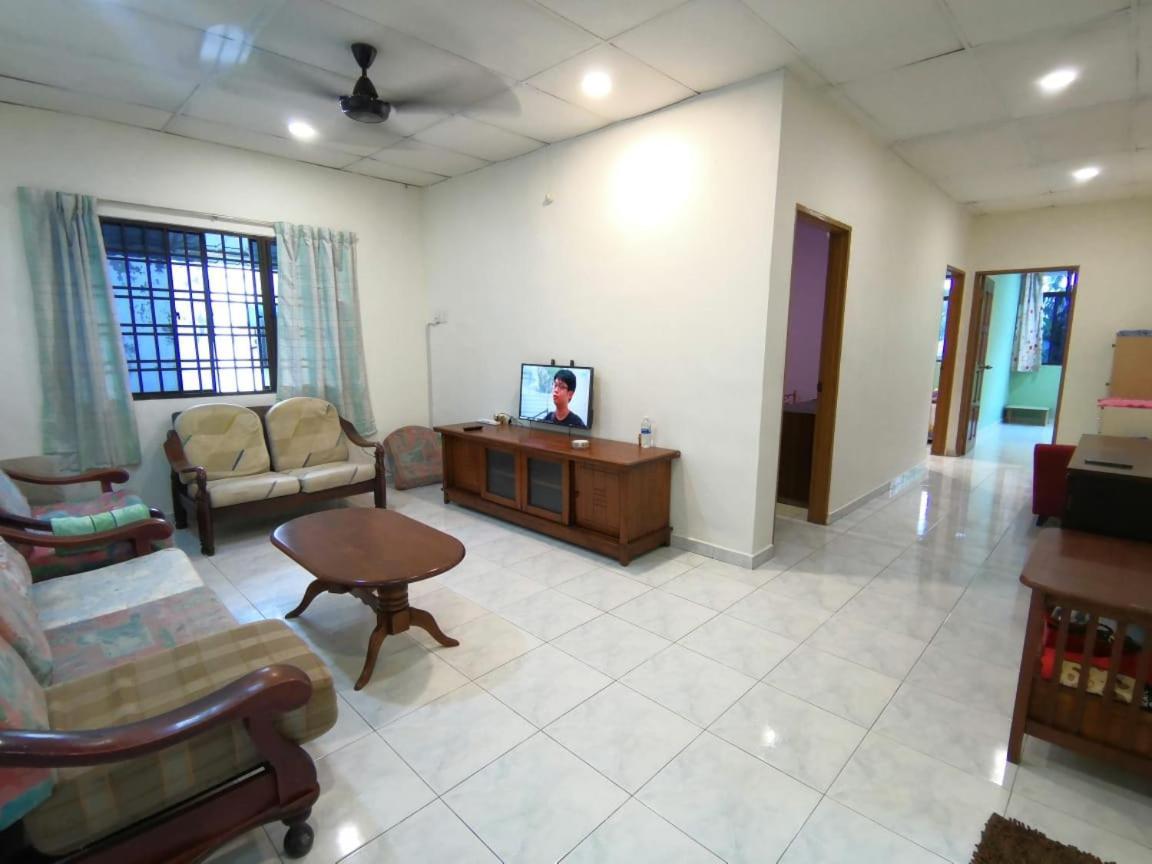 Cosy Homestay Ulu Tiram Dış mekan fotoğraf
